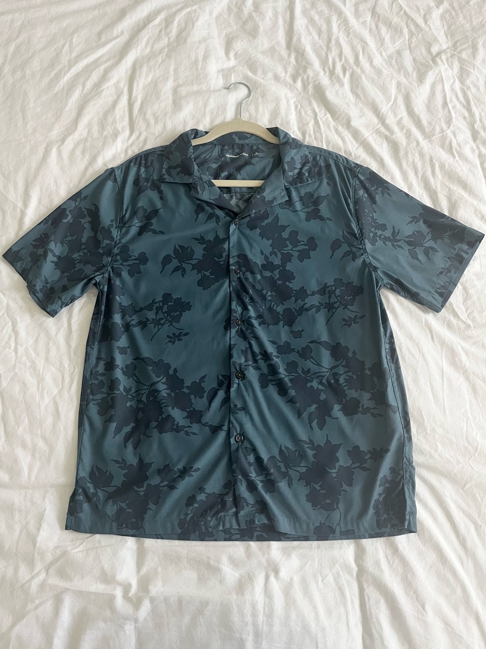 Abercrombie and Fitch Men's Floral Nylon Short-Sleeve Shirt in Dark Teal